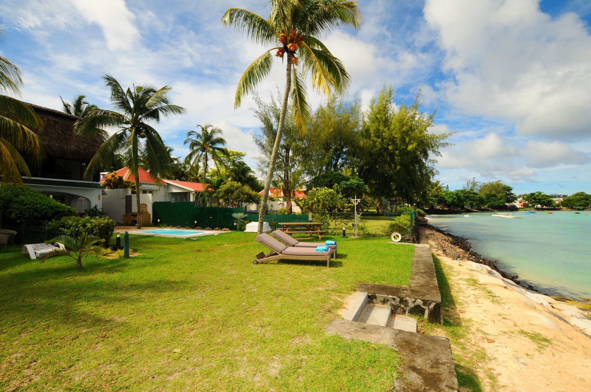 Caro'S Beachfront Trou aux Biches Eksteriør billede